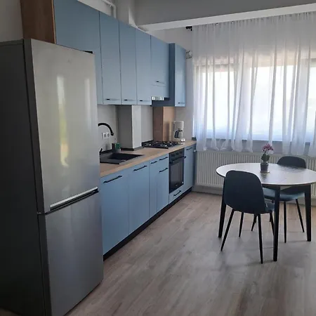 Fly Garden Apartment